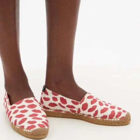 Saint Laurent Lip-Print Canvas Espadrilles - Picture 1 of 14